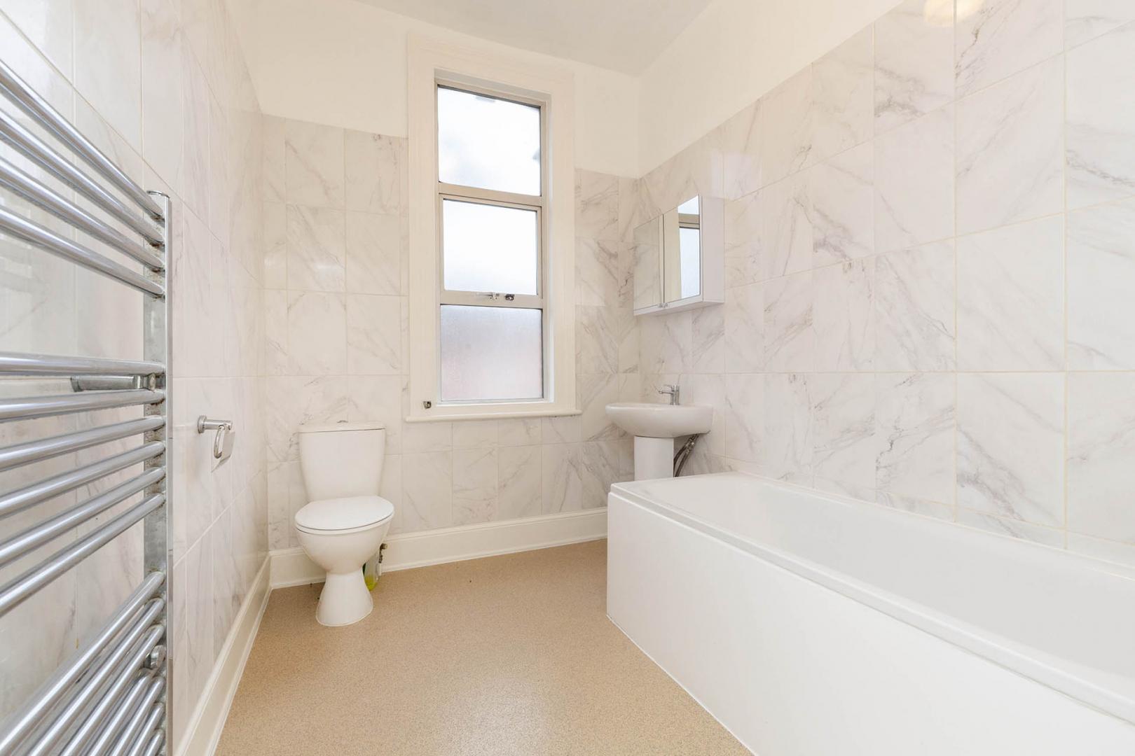 Large Apartment In Purpose Built Block Broadfield House, Broadhurst Gardens, West Hampstead